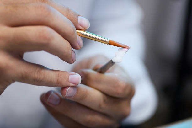 KHI NÀO CẦN LÀM RĂNG SỨ !